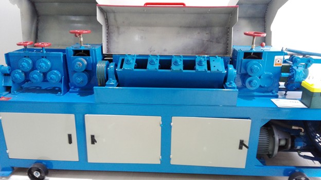 wire straightening and cutting machine